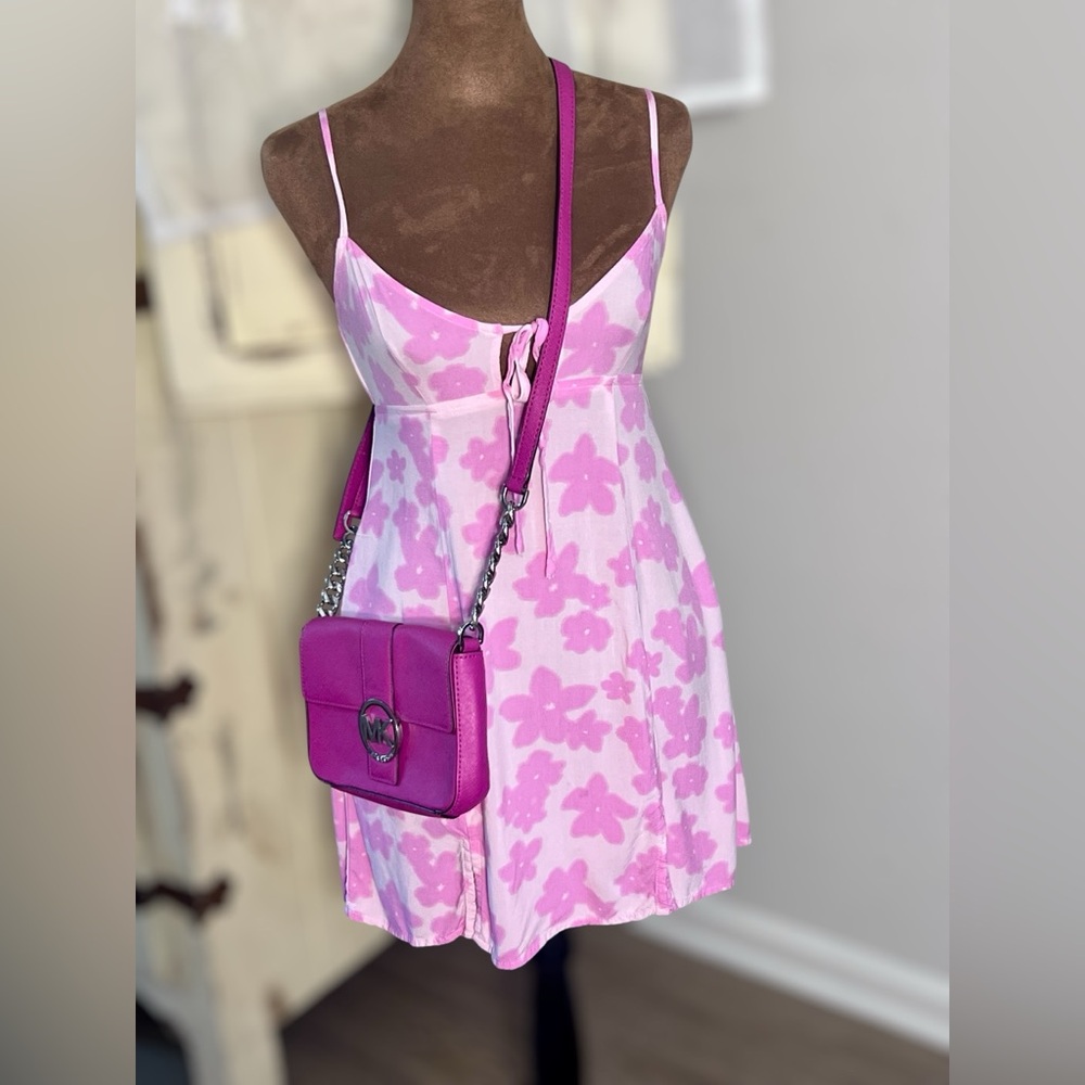 XS Super Cute!!!Wild Fable Pink Floral sun-dress with adjustable straps. - Picture 5 of 9